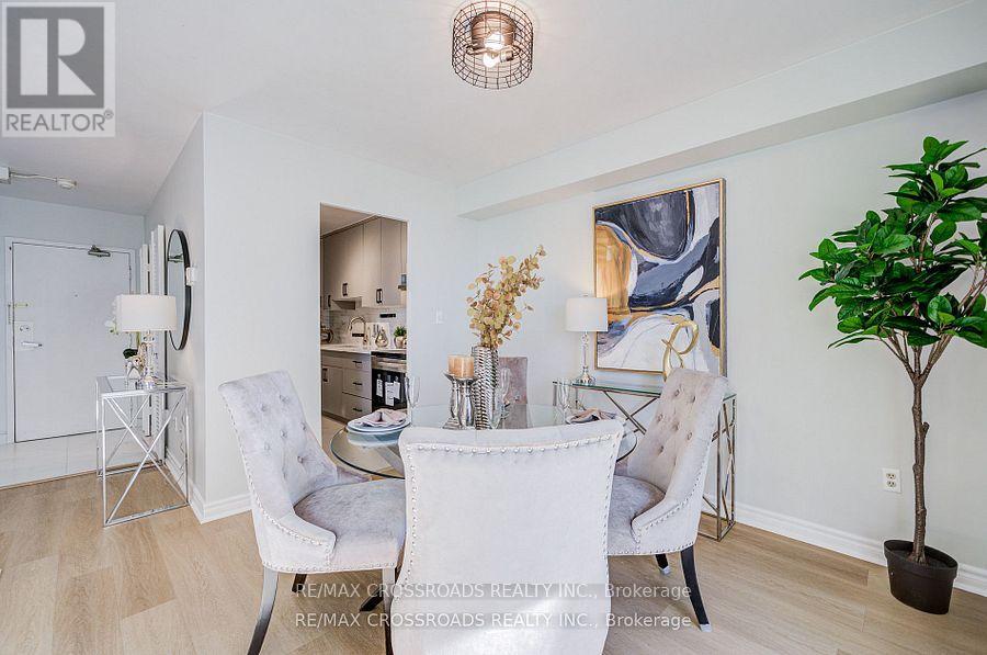 1202 - 5 Massey Square, Toronto, Ontario  M4C 5L6 - Photo 17 - E12558964