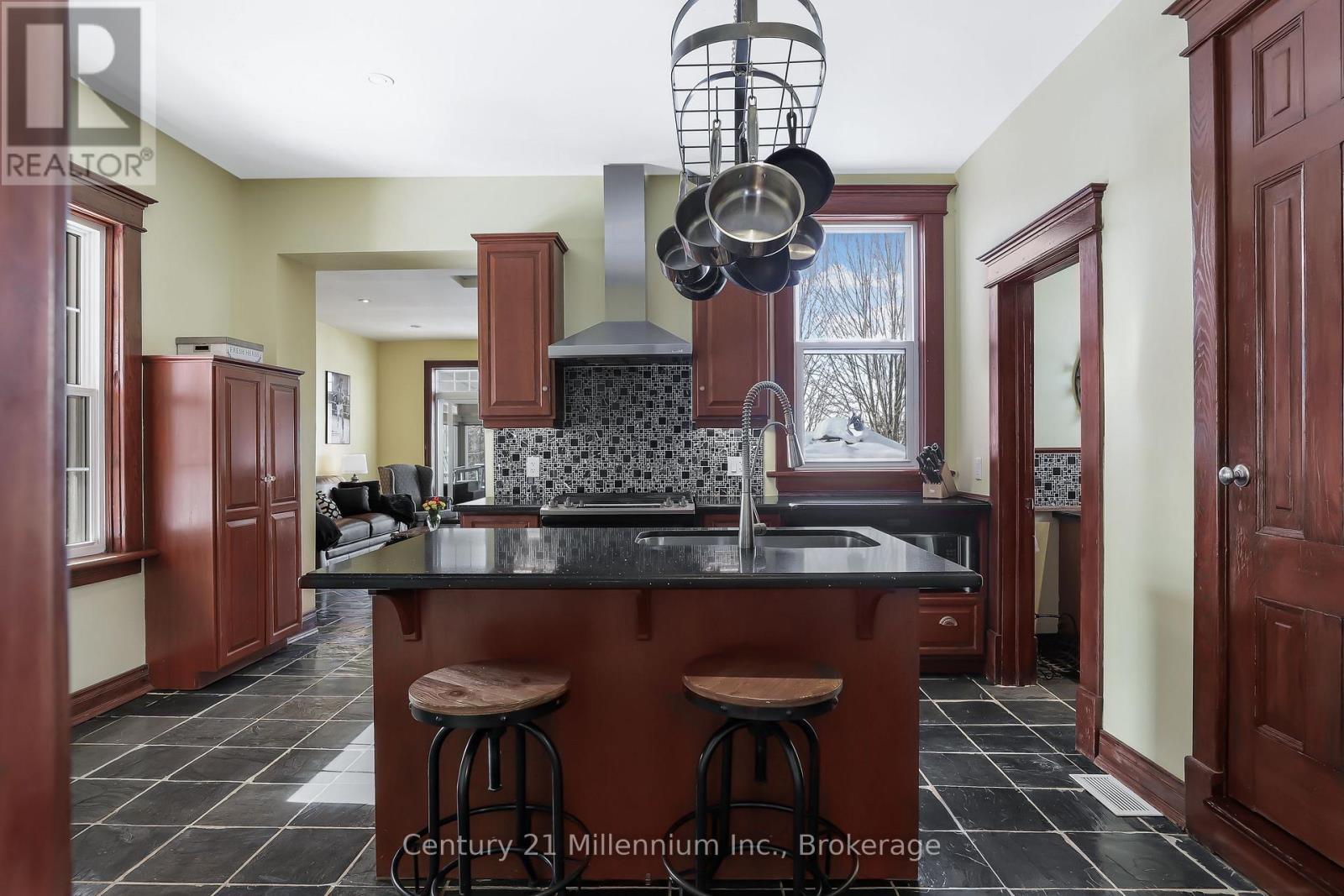 296 Garafraxa St Street, Chatsworth, Ontario  N0H 1G0 - Photo 9 - X12559098