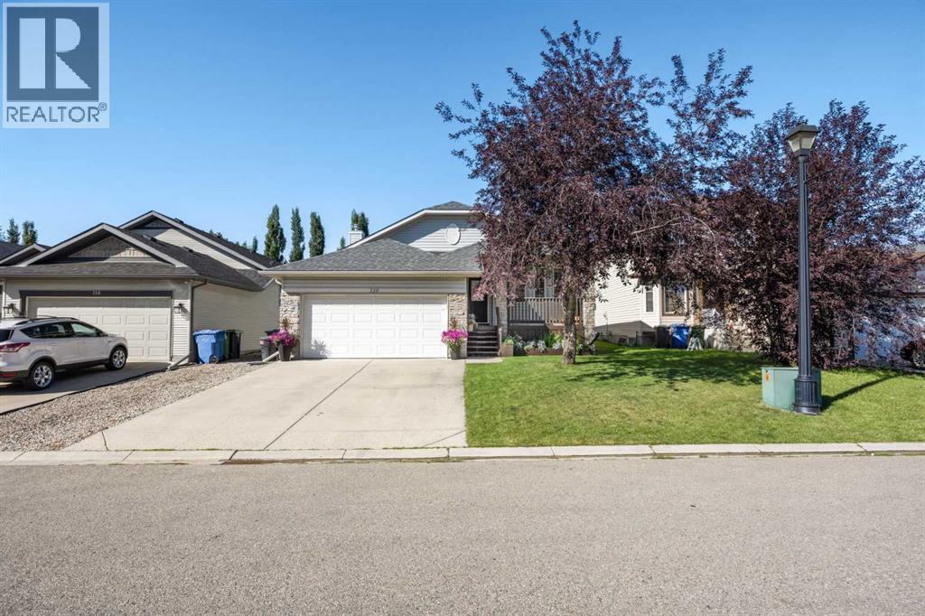 110 West Lakeview Crescent, Chestermere, Alberta  T1X 1P0 - Photo 3 - A2250440