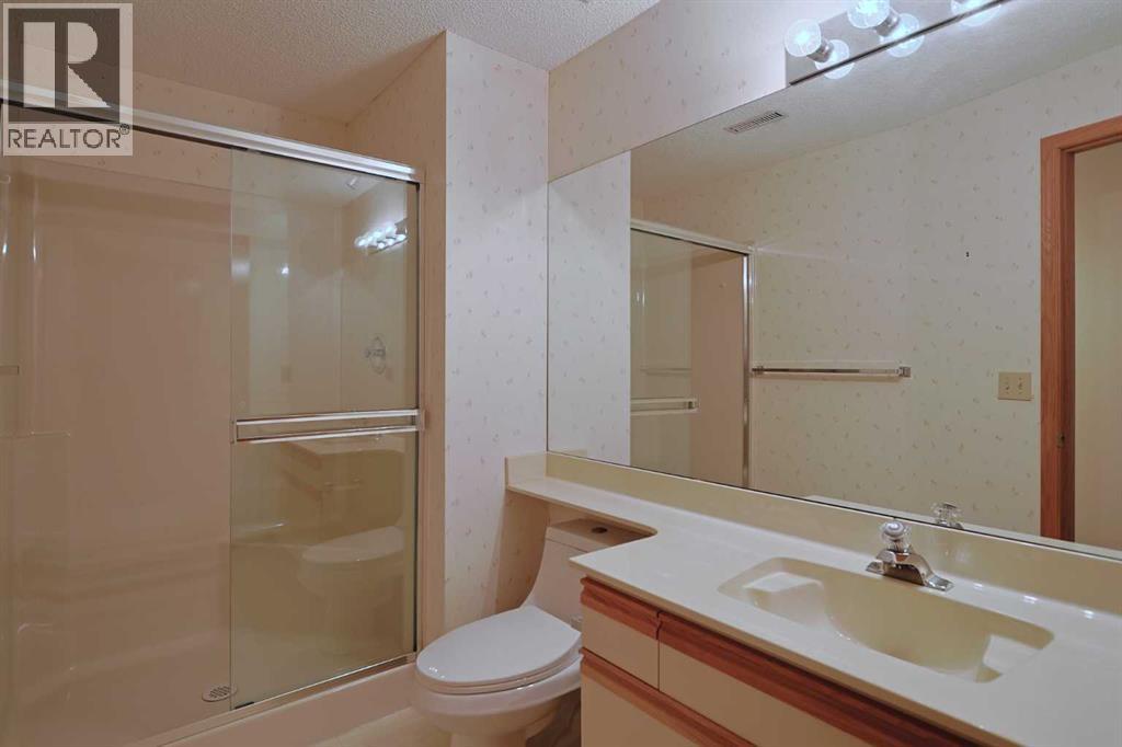 15 Hampshire Close Nw, Calgary, Alberta  T3A 4X9 - Photo 27 - A2252395