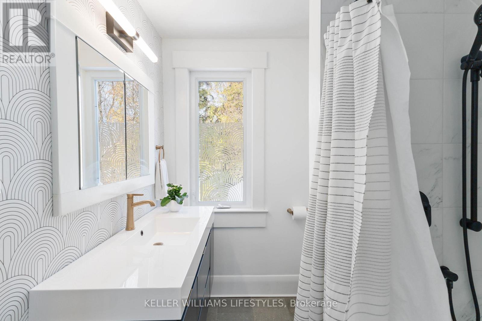 210 Windsor Avenue, London South, Ontario  N6C 2A4 - Photo 29 - X12559026