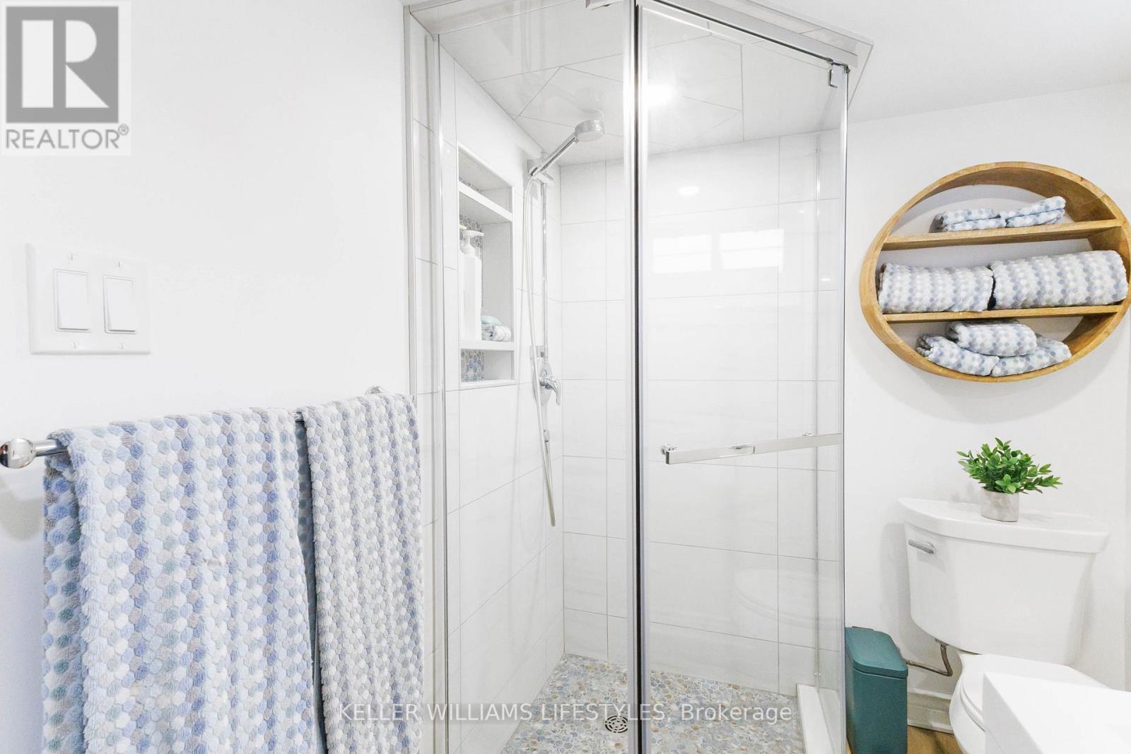 210 Windsor Avenue, London South, Ontario  N6C 2A4 - Photo 34 - X12559026