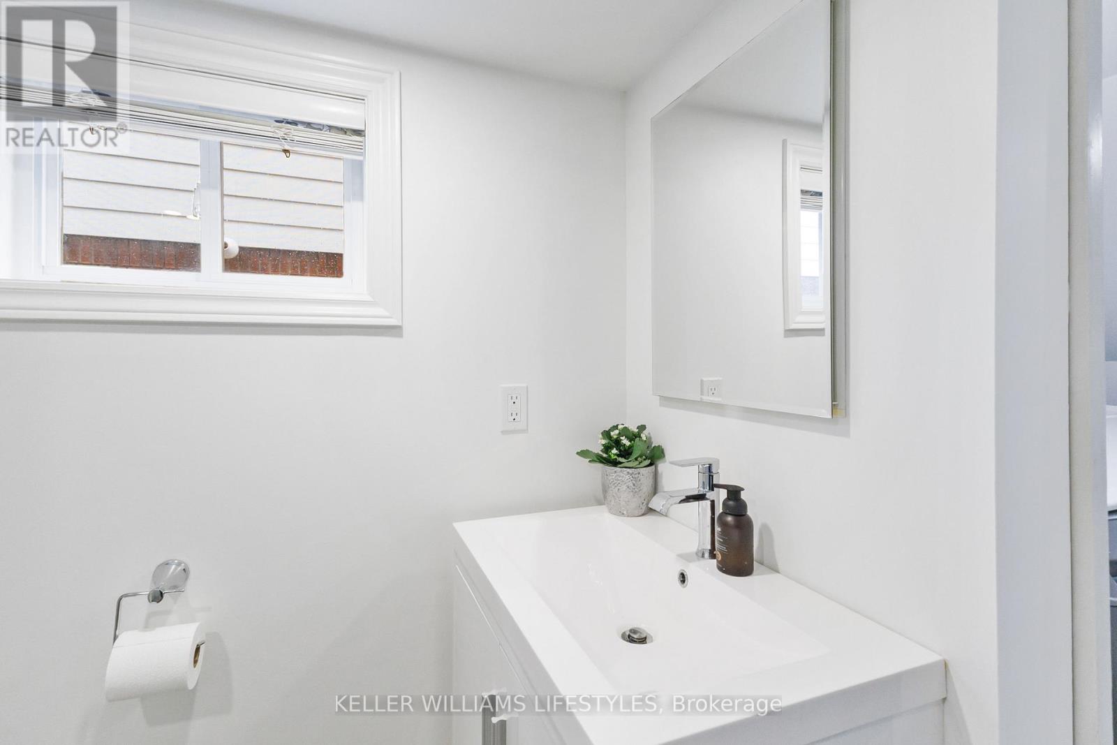 210 Windsor Avenue, London South, Ontario  N6C 2A4 - Photo 35 - X12559026