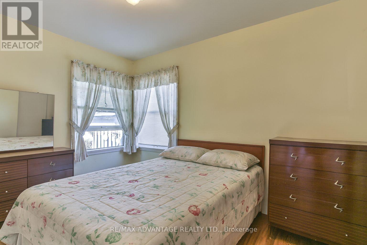 237 Rainbow Avenue, London East, Ontario  N5W 4V9 - Photo 13 - X12559084