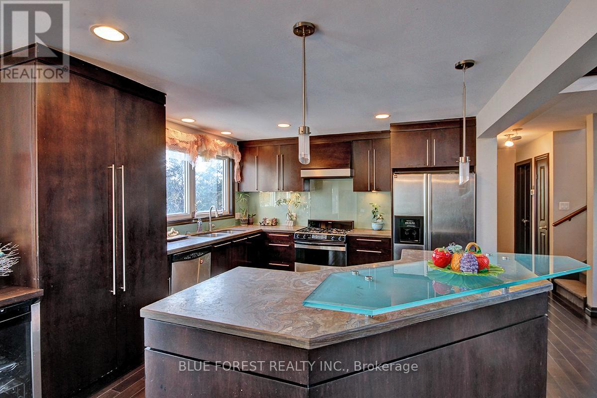 754 Riverside Drive, London North, Ontario  N6H 2S4 - Photo 12 - X12559122