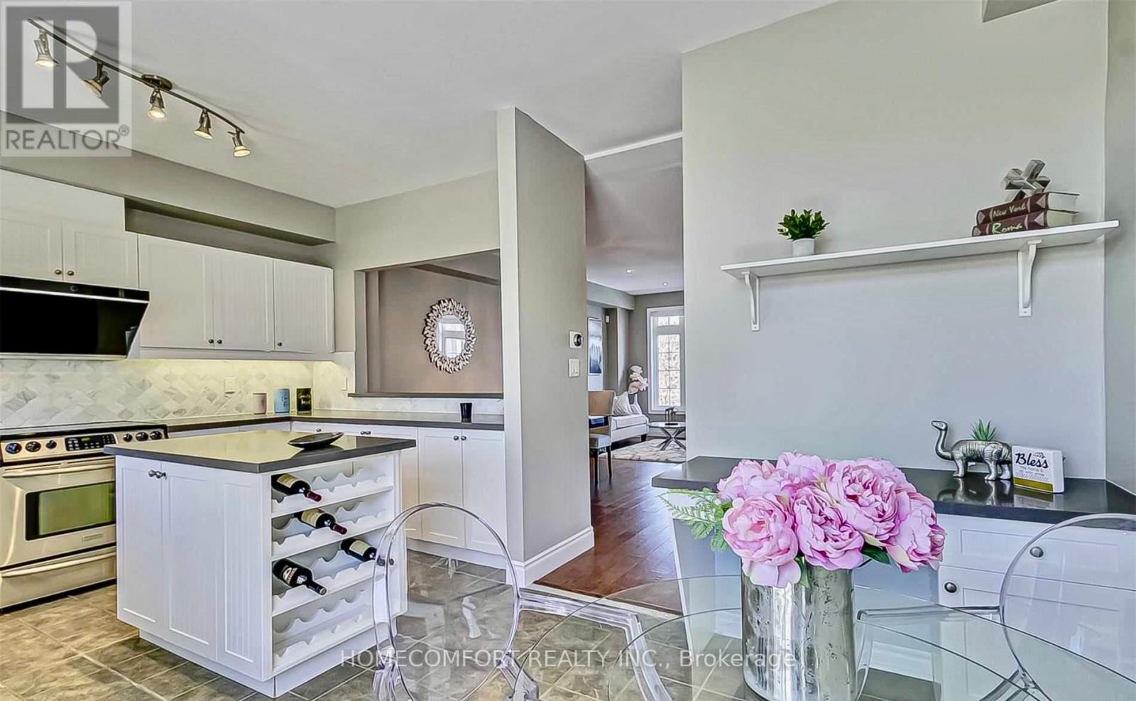 38 Burgon Place, Aurora, Ontario  L4G 7Y2 - Photo 11 - N12558900