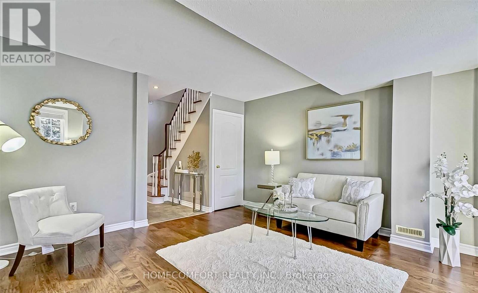 38 Burgon Place, Aurora, Ontario  L4G 7Y2 - Photo 4 - N12558900