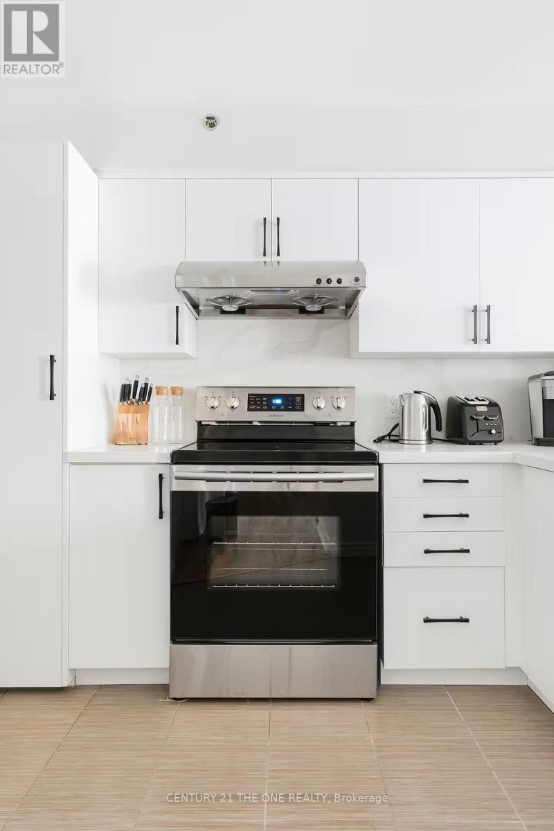 721 - 75 Weldrick Road E, Richmond Hill, Ontario  L4C 0H9 - Photo 8 - N12558942