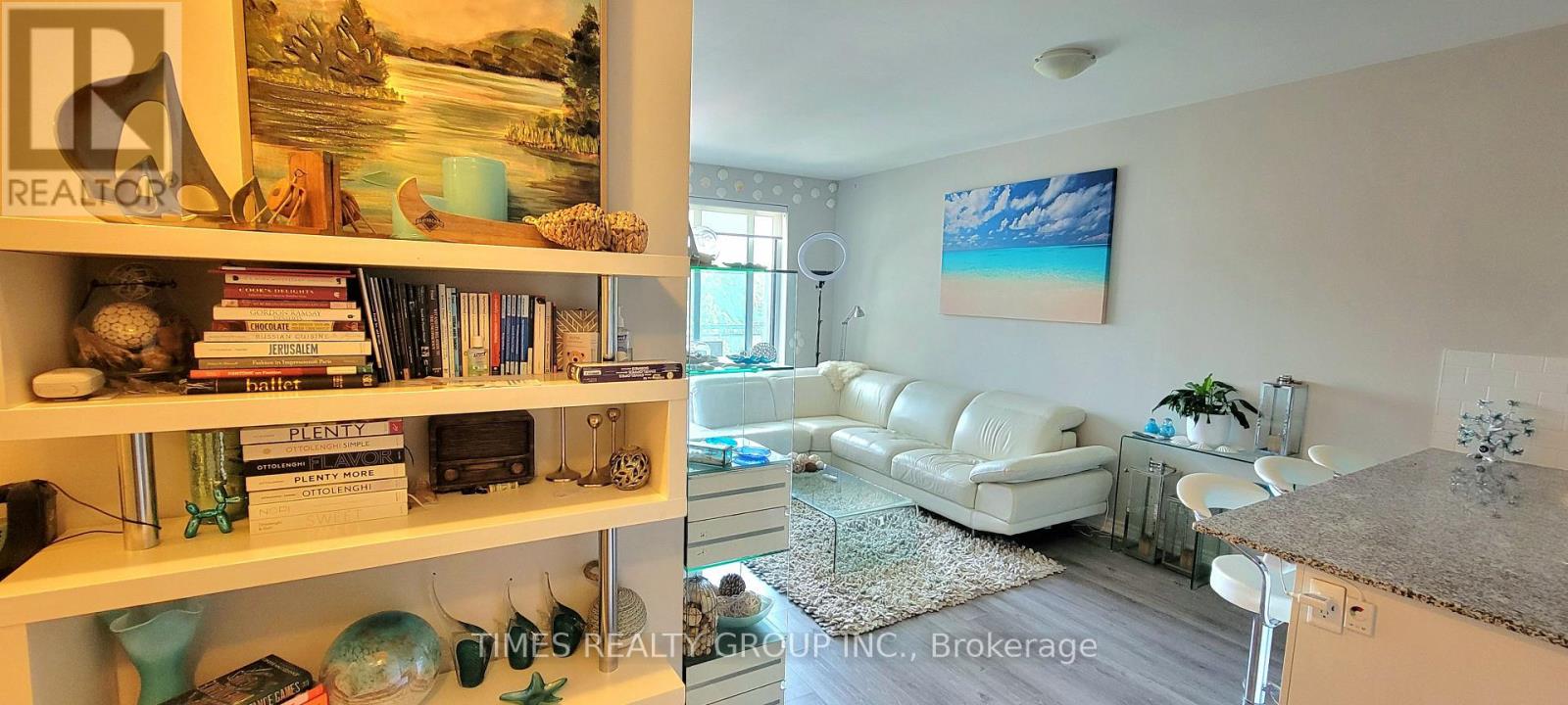 301 - 11611 Yonge Street, Richmond Hill, Ontario  L4E 1G2 - Photo 4 - N12558970