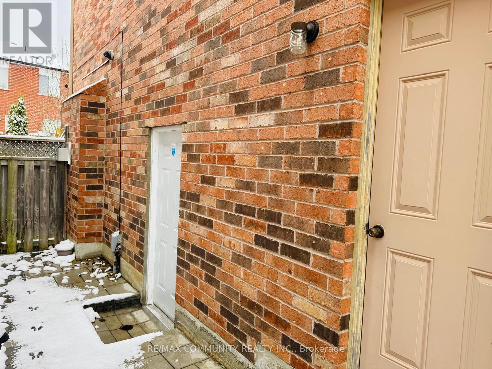 89 Delbert Circle, Whitchurch-Stouffville, Ontario  L4A 0T4 - Photo 3 - N12558998