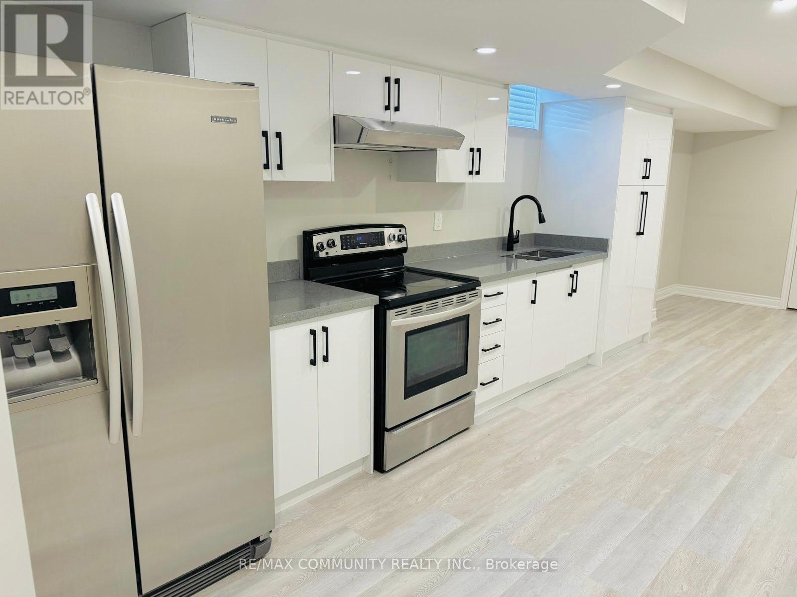 89 Delbert Circle, Whitchurch-Stouffville, Ontario  L4A 0T4 - Photo 4 - N12558998