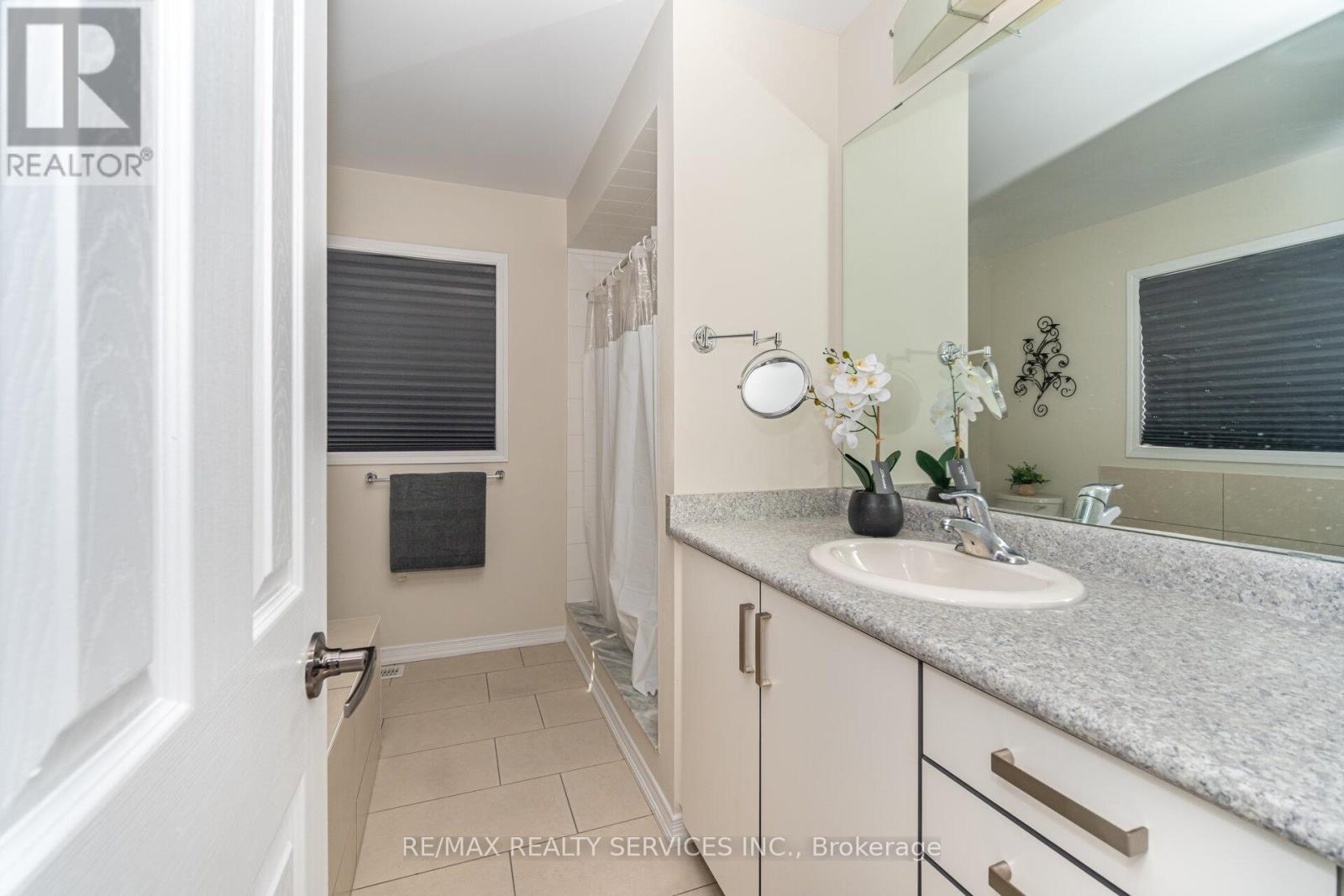 144 Baffin Crescent, Brampton, Ontario  L7A 0C7 - Photo 36 - W12557456