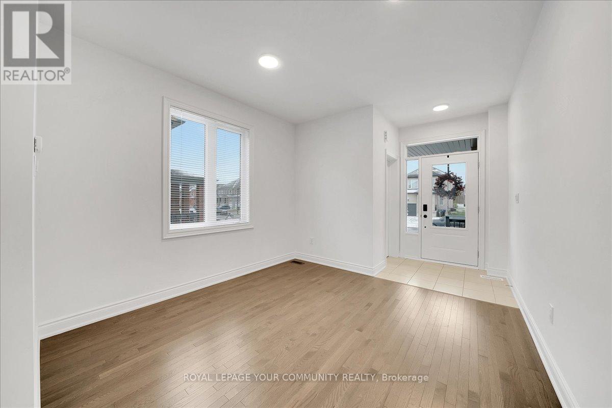 14 Lisa Street, Wasaga Beach, Ontario  L9E 0K8 - Photo 7 - S12558934