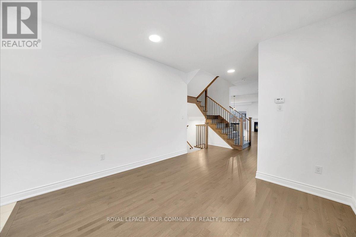 14 Lisa Street, Wasaga Beach, Ontario  L9E 0K8 - Photo 8 - S12558934