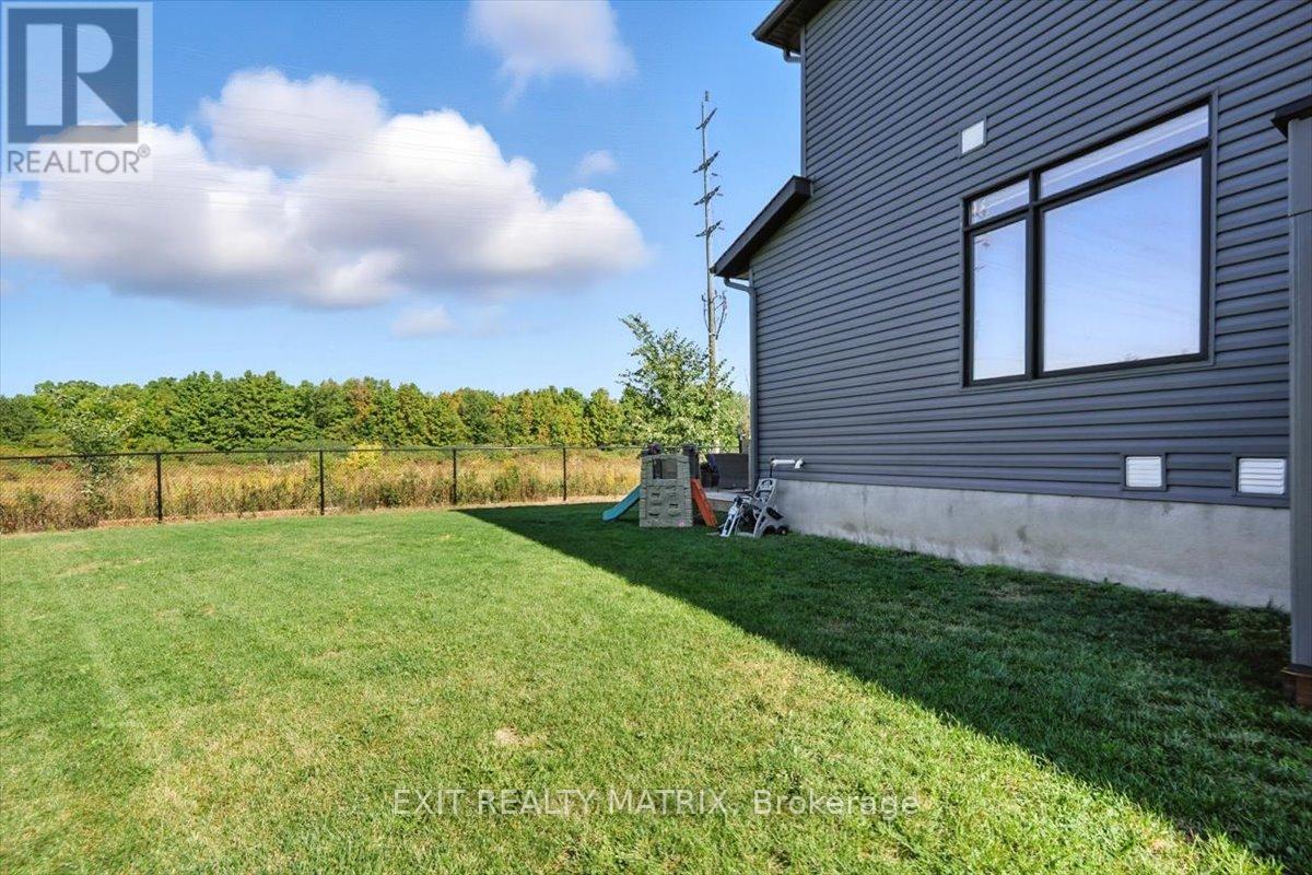 641 Putney Crescent, Ottawa, Ontario  K2S 2N7 - Photo 39 - X12559120