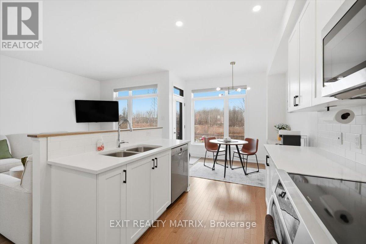 641 Putney Crescent, Ottawa, Ontario  K2S 2N7 - Photo 7 - X12559120