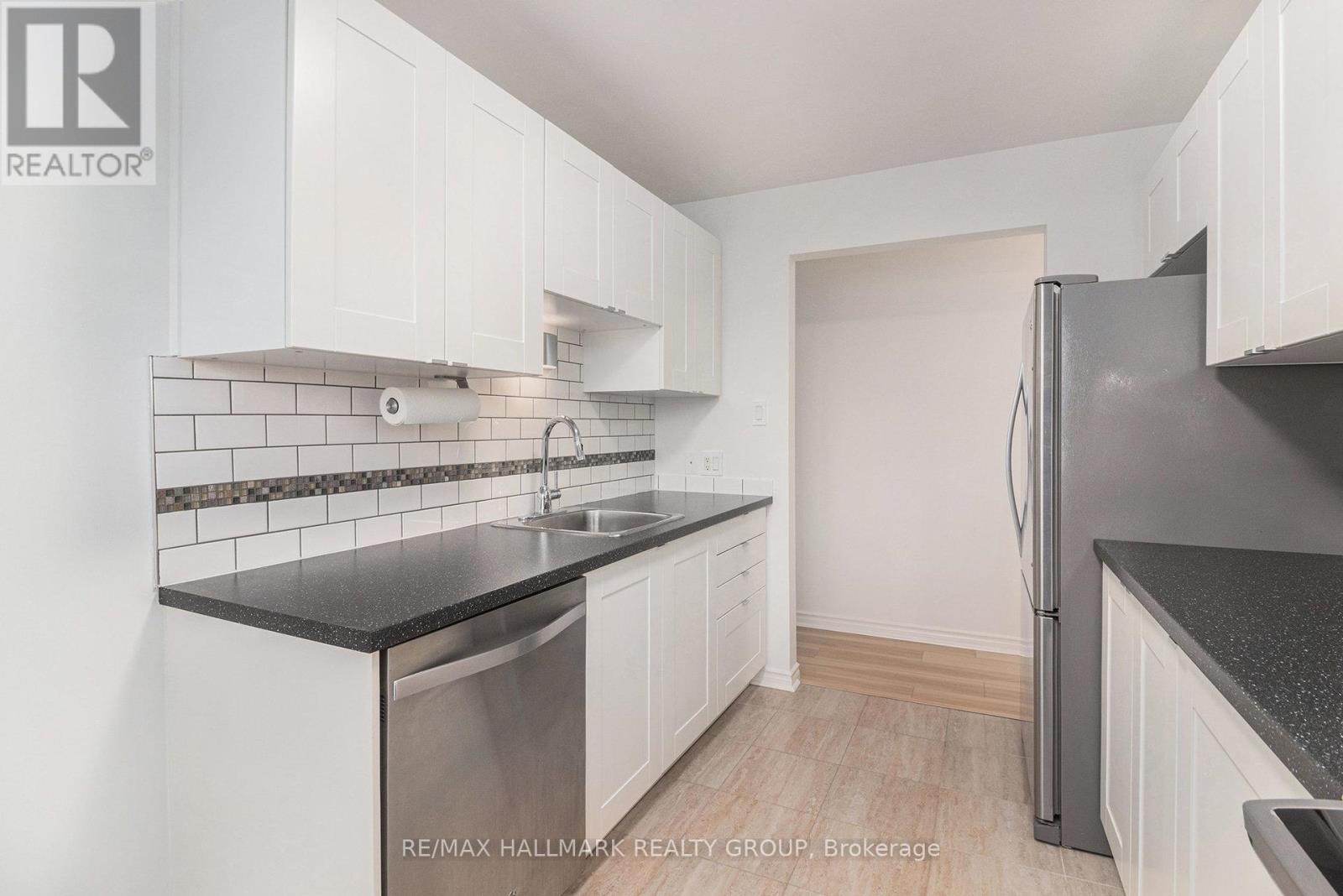 301 - 1099 Cadboro Road, Ottawa, Ontario  K1J 9K4 - Photo 11 - X12559168