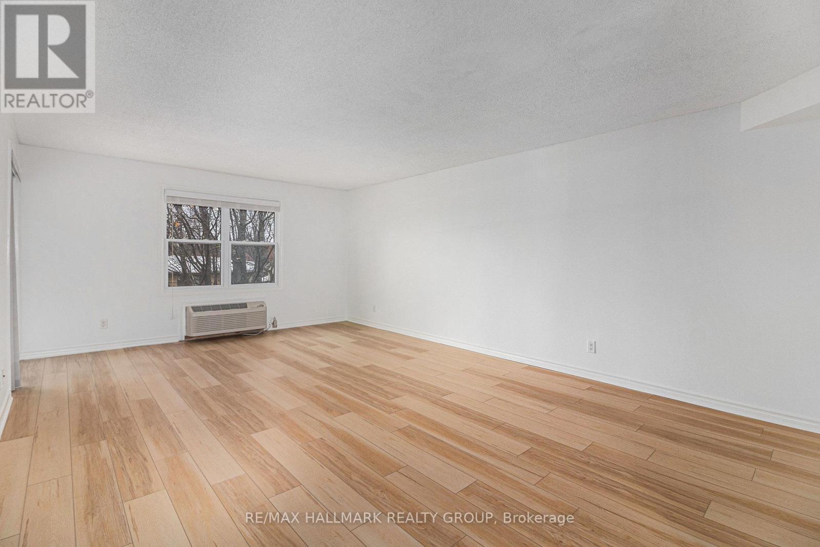 301 - 1099 Cadboro Road, Ottawa, Ontario  K1J 9K4 - Photo 4 - X12559168