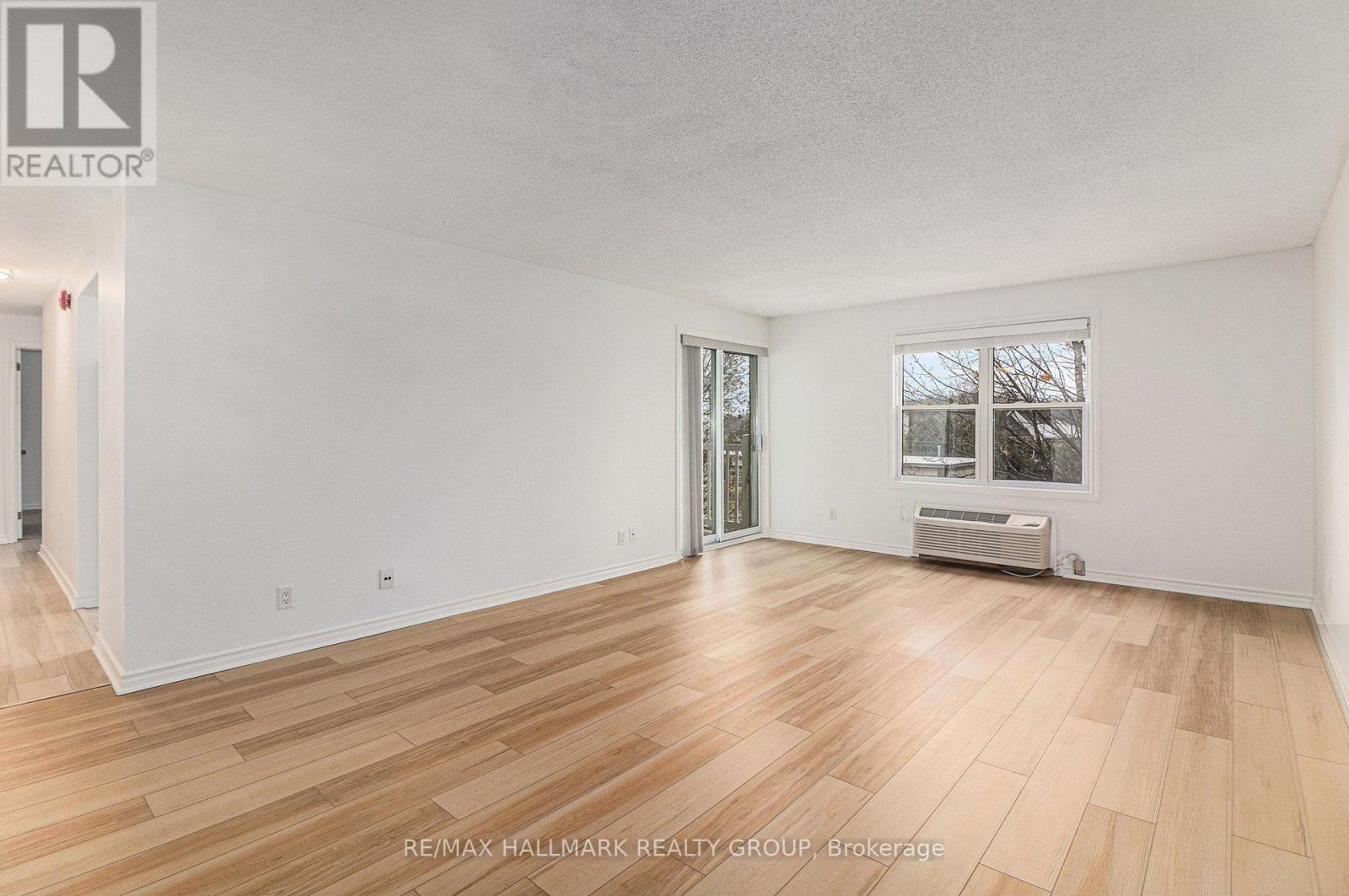 301 - 1099 Cadboro Road, Ottawa, Ontario  K1J 9K4 - Photo 5 - X12559168