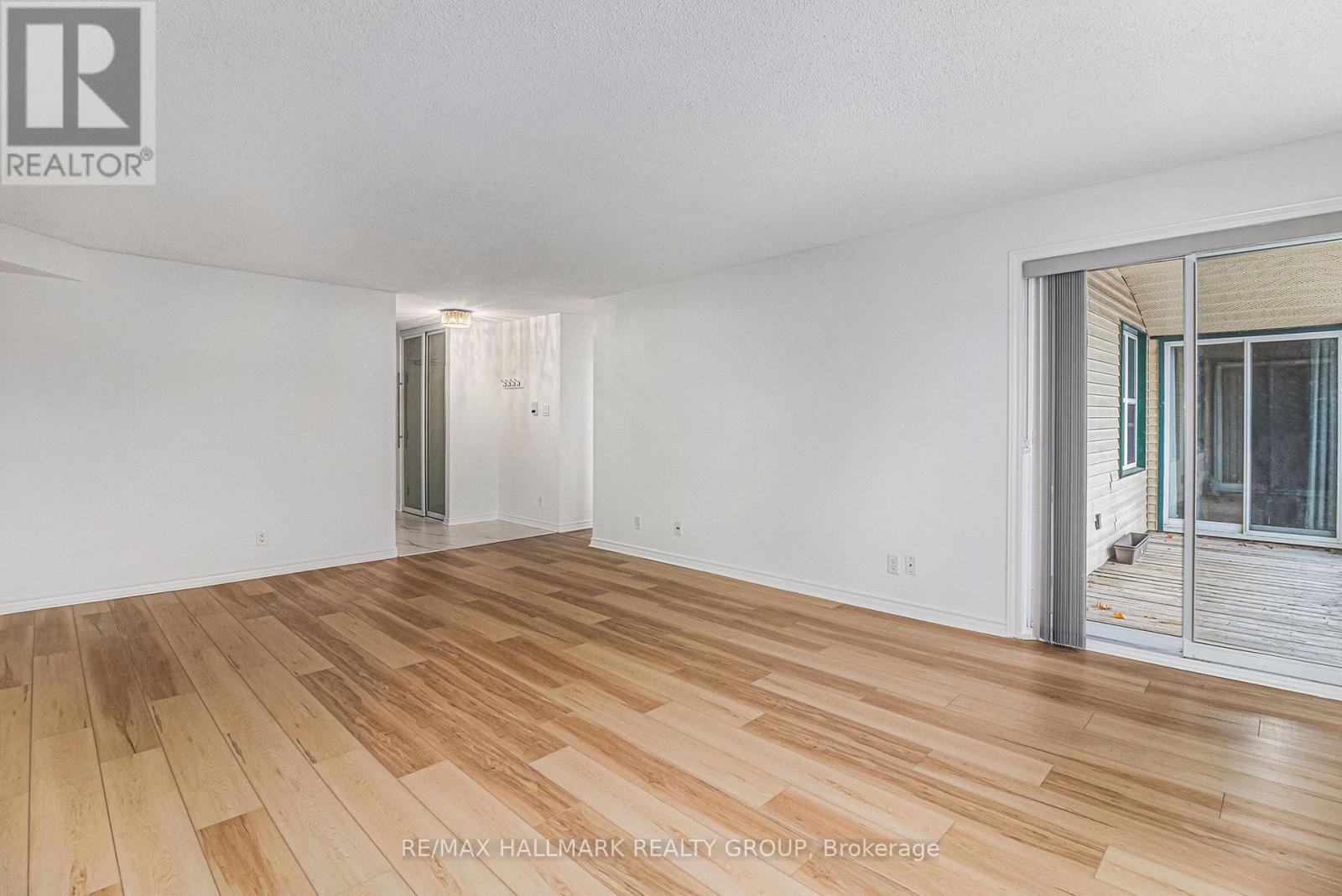 301 - 1099 Cadboro Road, Ottawa, Ontario  K1J 9K4 - Photo 6 - X12559168