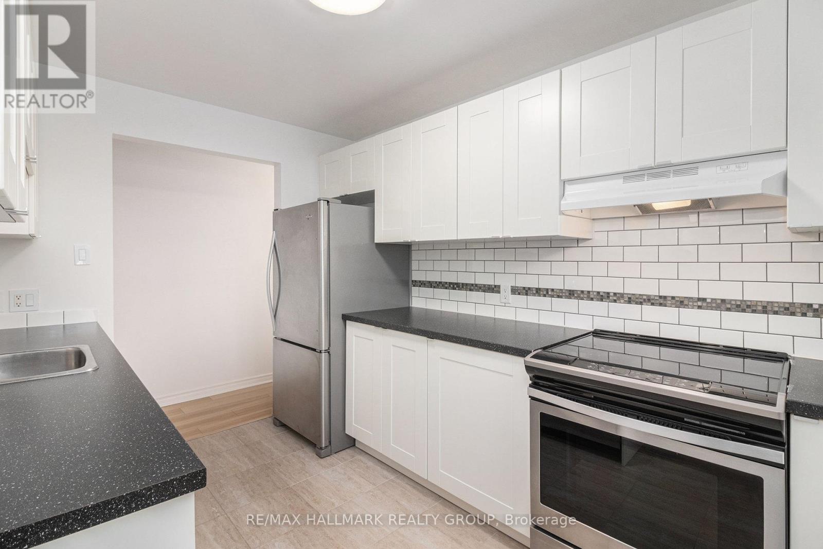 301 - 1099 Cadboro Road, Ottawa, Ontario  K1J 9K4 - Photo 8 - X12559168