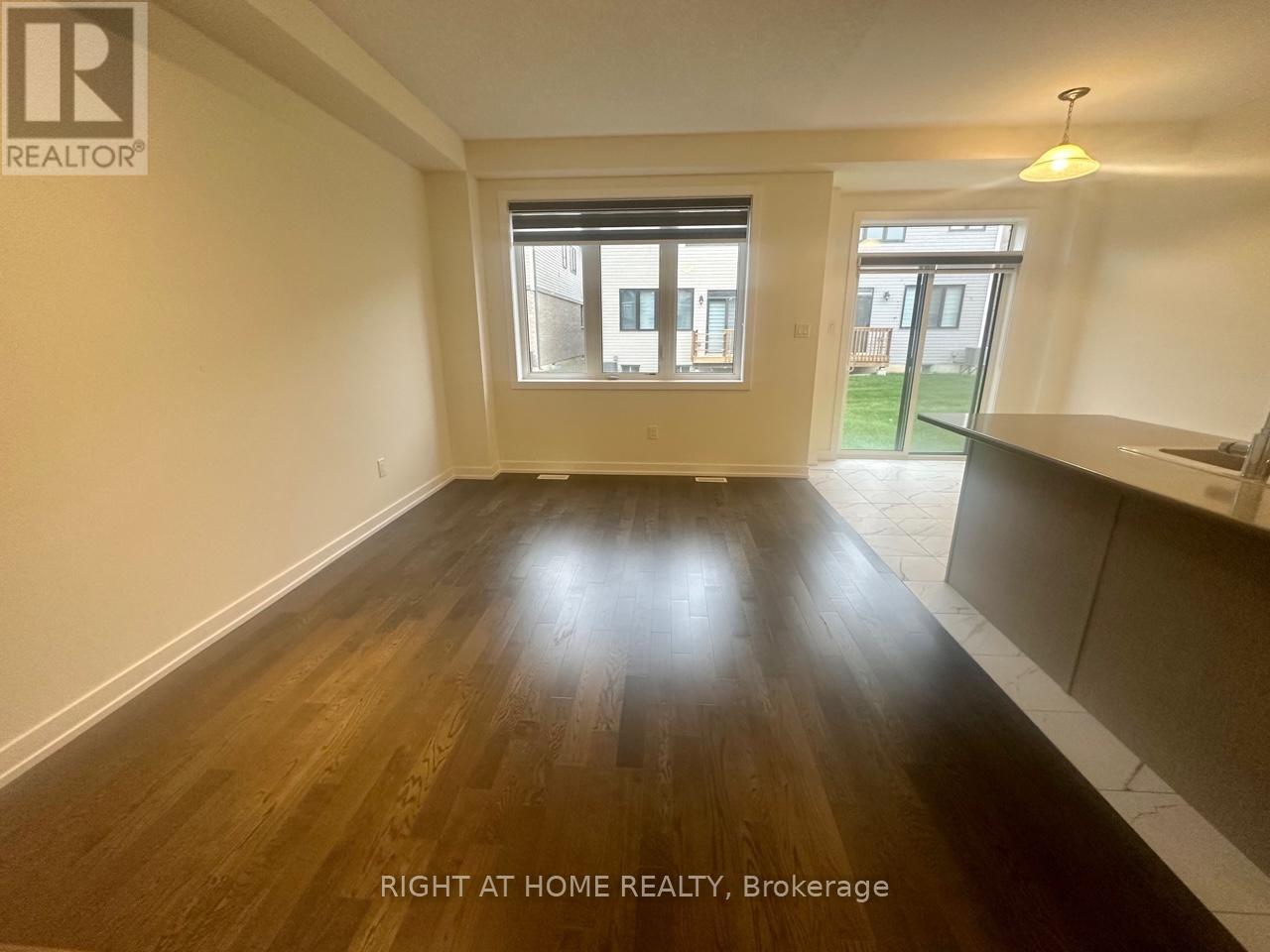 181 Wilmot Road, Brantford, Ontario  N3T 0W7 - Photo 3 - X12417669