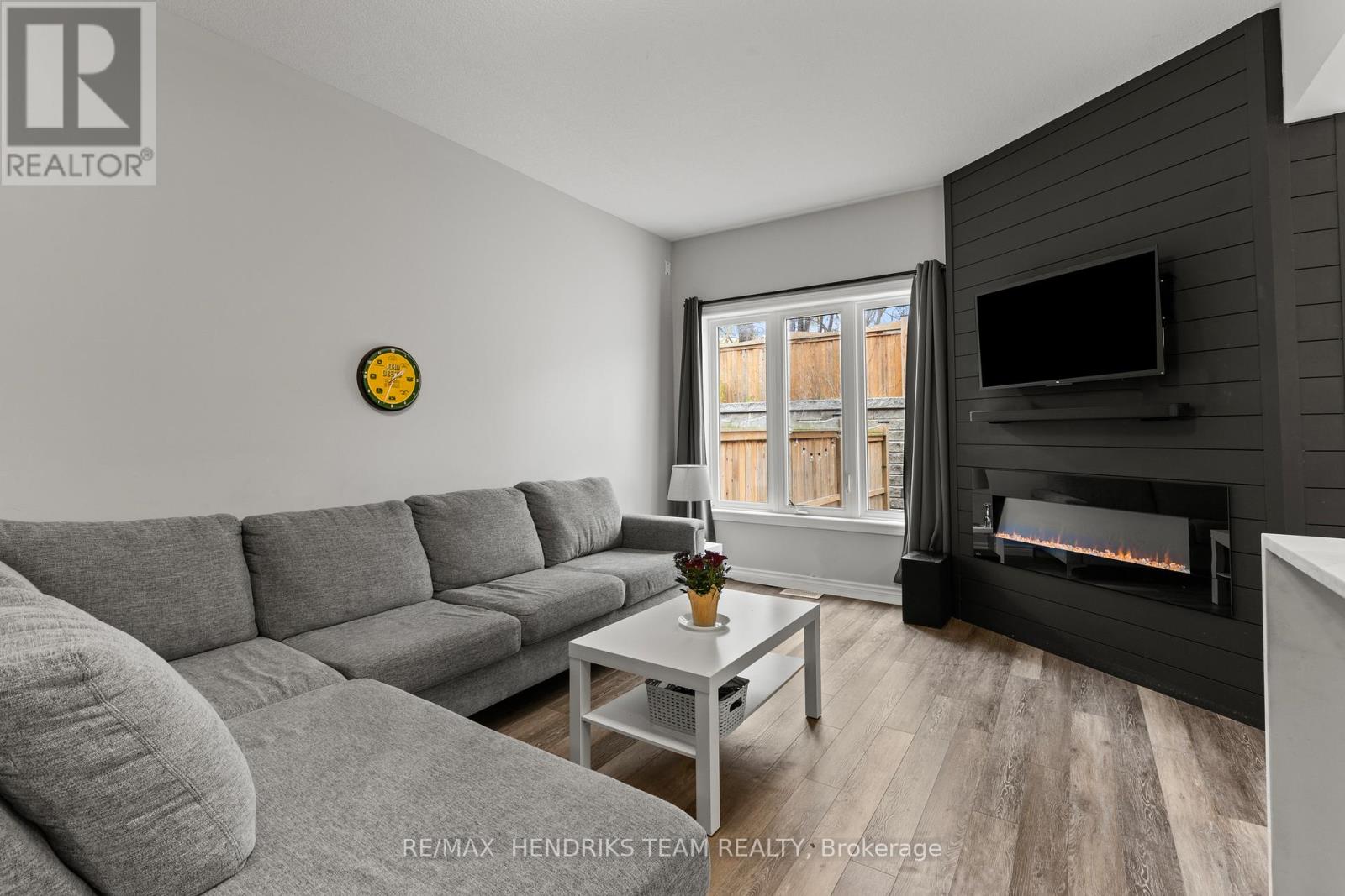 11 Dennis Drive, West Lincoln, Ontario  L0R 2A0 - Photo 10 - X12559030