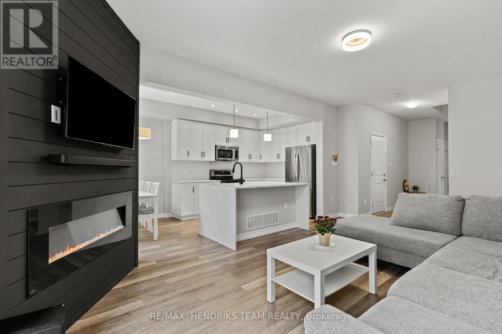 11 Dennis Drive, West Lincoln, Ontario  L0R 2A0 - Photo 11 - X12559030