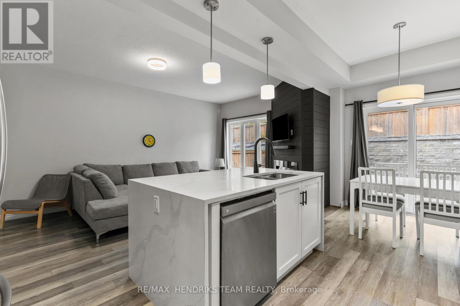 11 Dennis Drive, West Lincoln, Ontario  L0R 2A0 - Photo 18 - X12559030