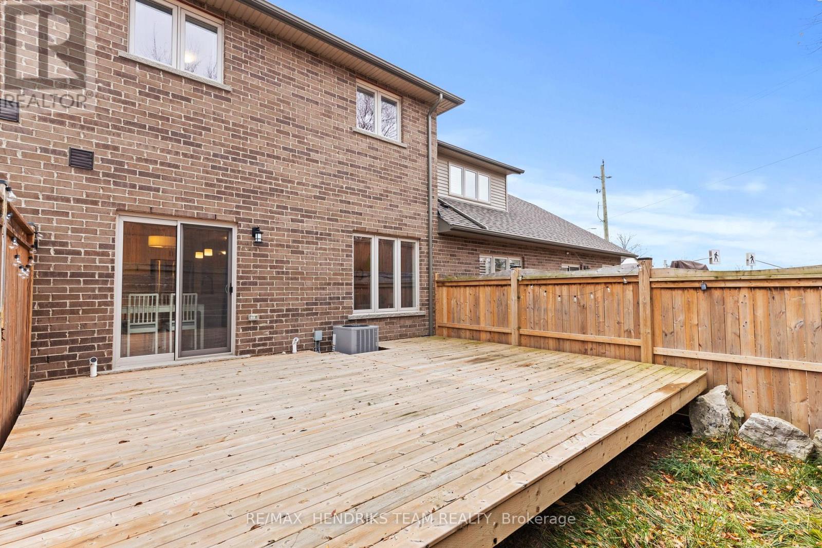 11 Dennis Drive, West Lincoln, Ontario  L0R 2A0 - Photo 37 - X12559030