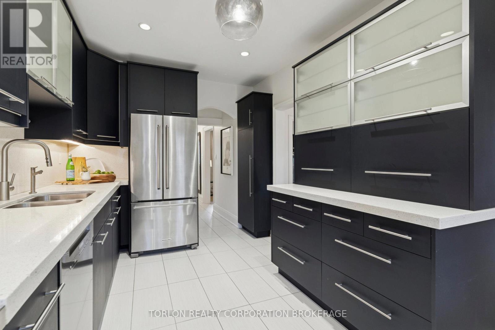 100 Colbeck Street, Toronto, Ontario  M6S 1V4 - Photo 14 - W12558914