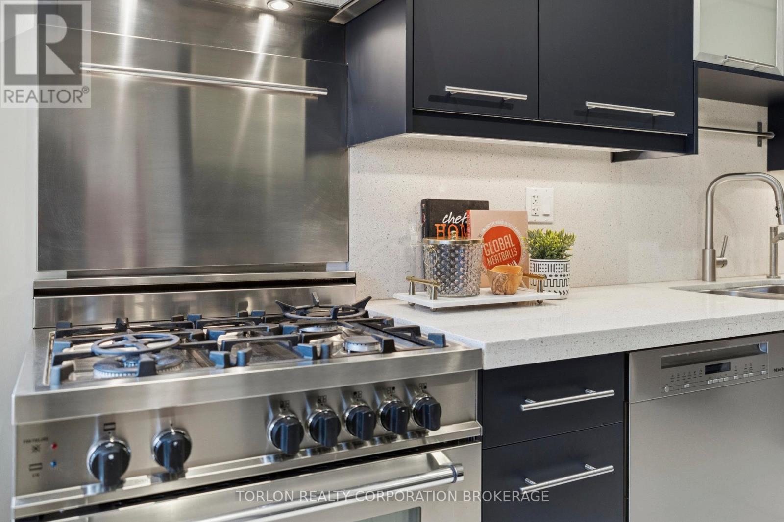 100 Colbeck Street, Toronto, Ontario  M6S 1V4 - Photo 15 - W12558914