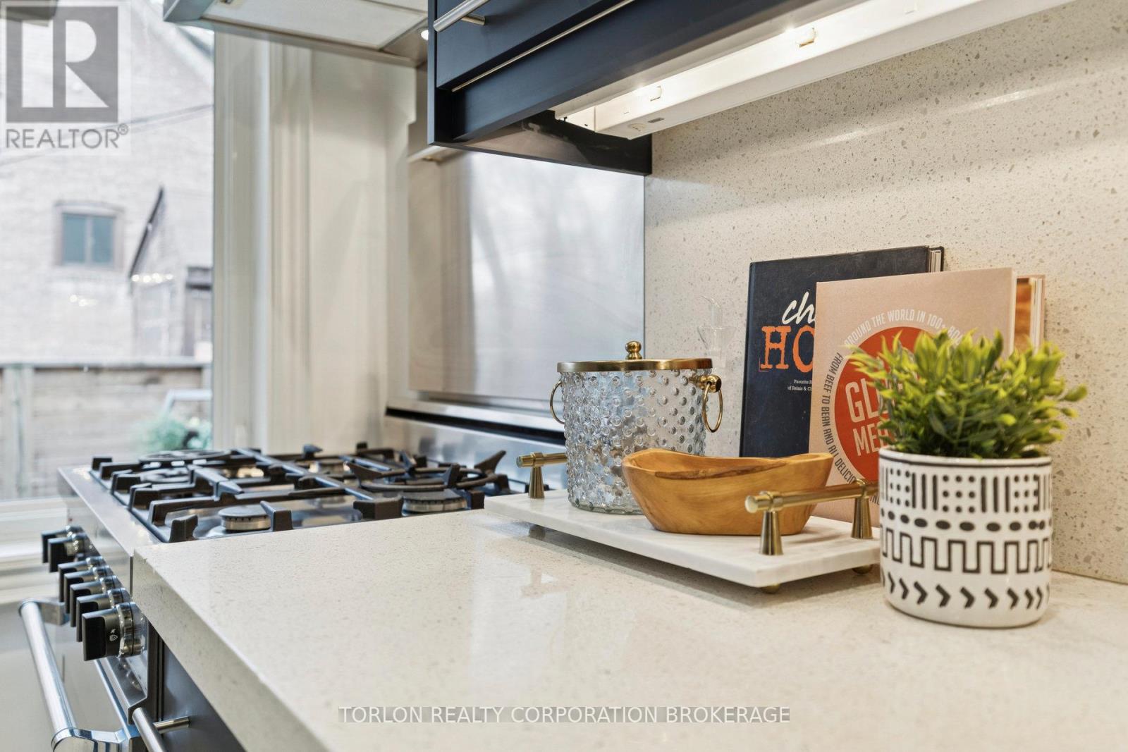 100 Colbeck Street, Toronto, Ontario  M6S 1V4 - Photo 17 - W12558914