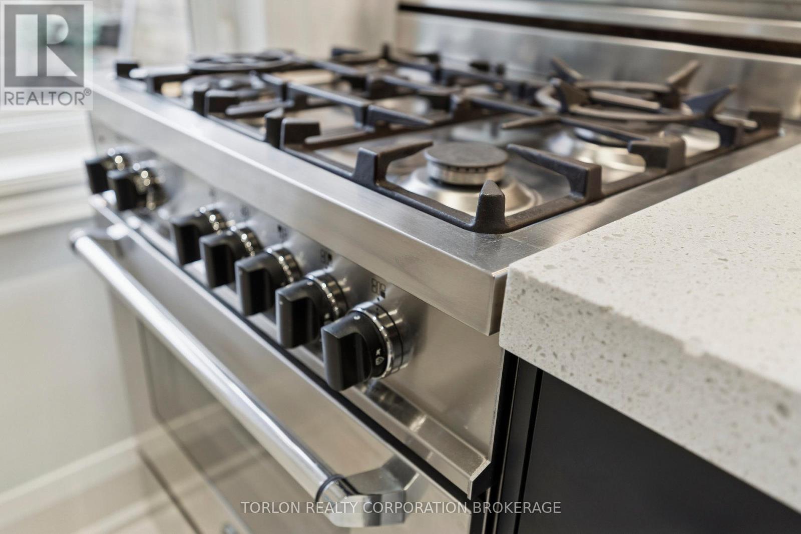 100 Colbeck Street, Toronto, Ontario  M6S 1V4 - Photo 18 - W12558914