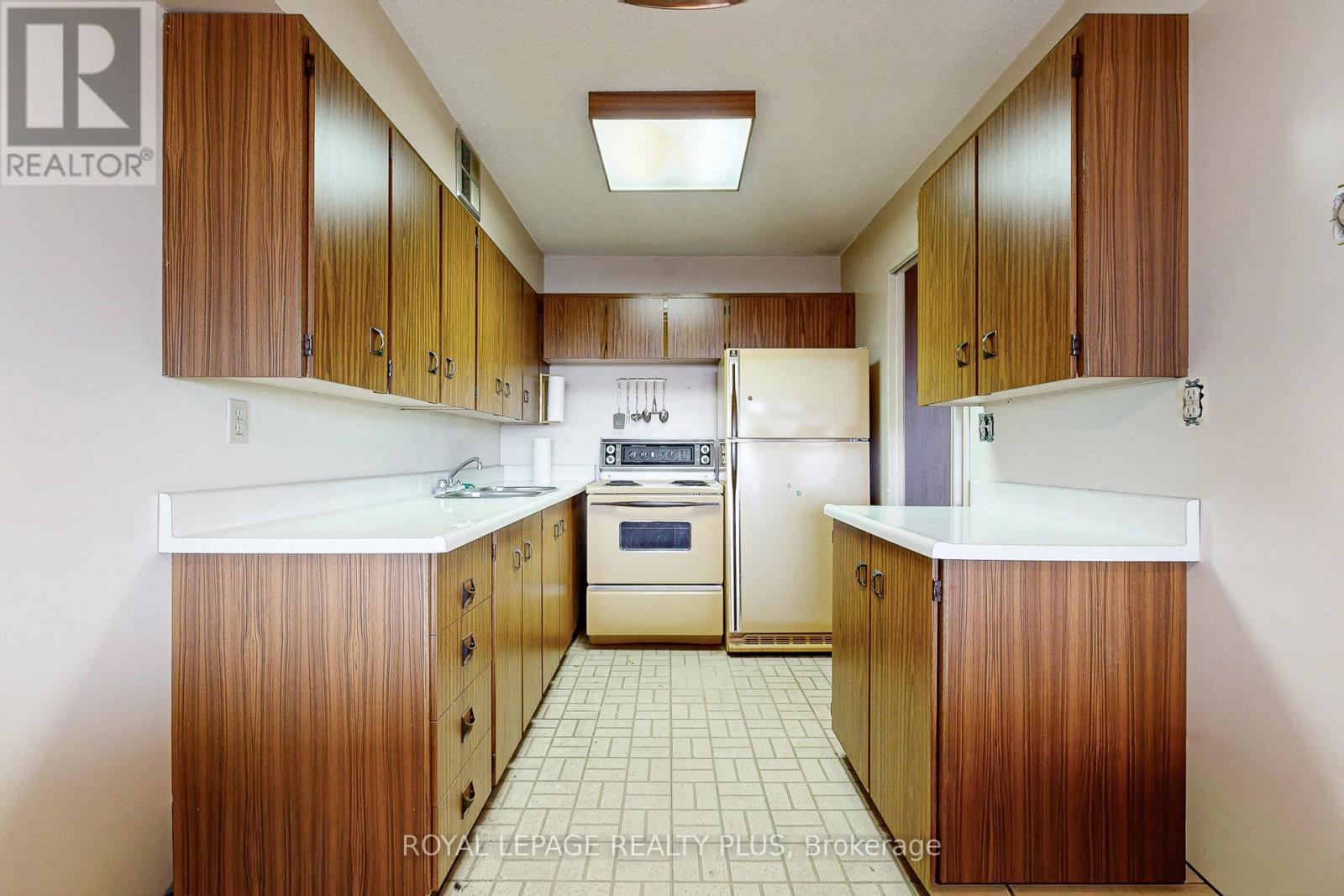 1206 - 260 Scarlett Road, Toronto, Ontario  M6N 4X6 - Photo 23 - W12558916