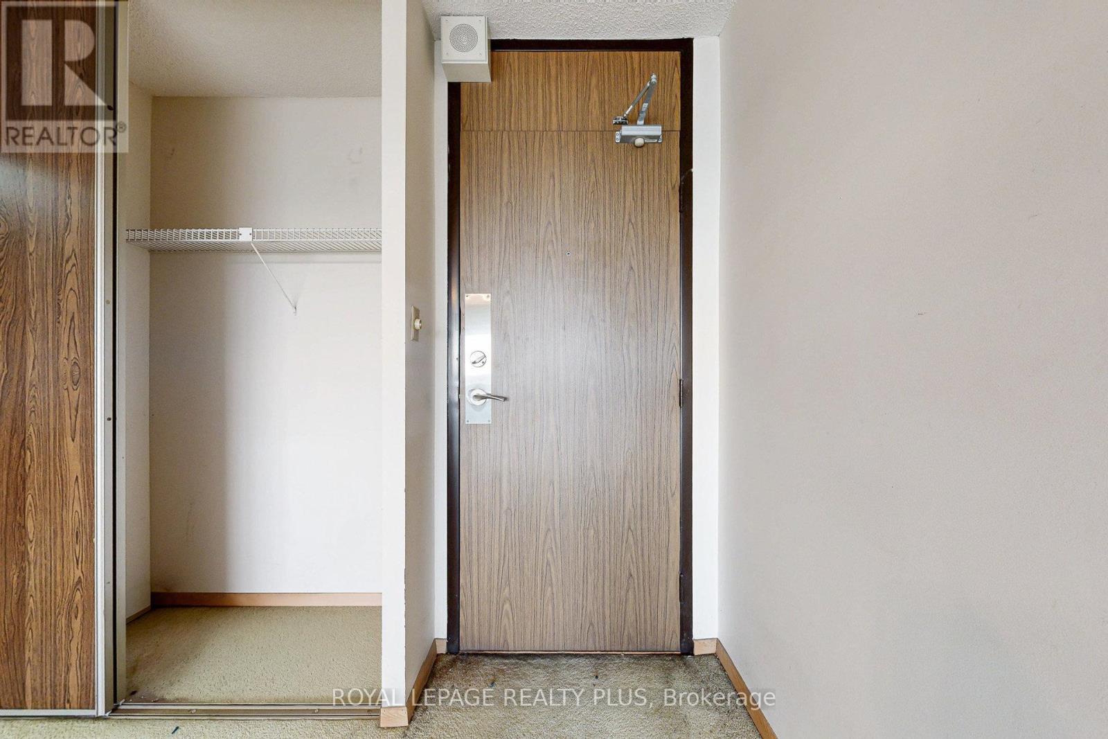 1206 - 260 Scarlett Road, Toronto, Ontario  M6N 4X6 - Photo 5 - W12558916