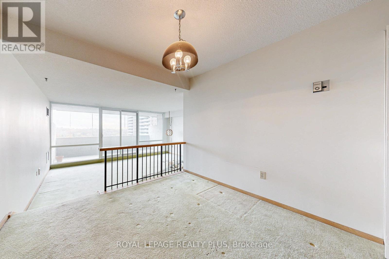 1206 - 260 Scarlett Road, Toronto, Ontario  M6N 4X6 - Photo 6 - W12558916