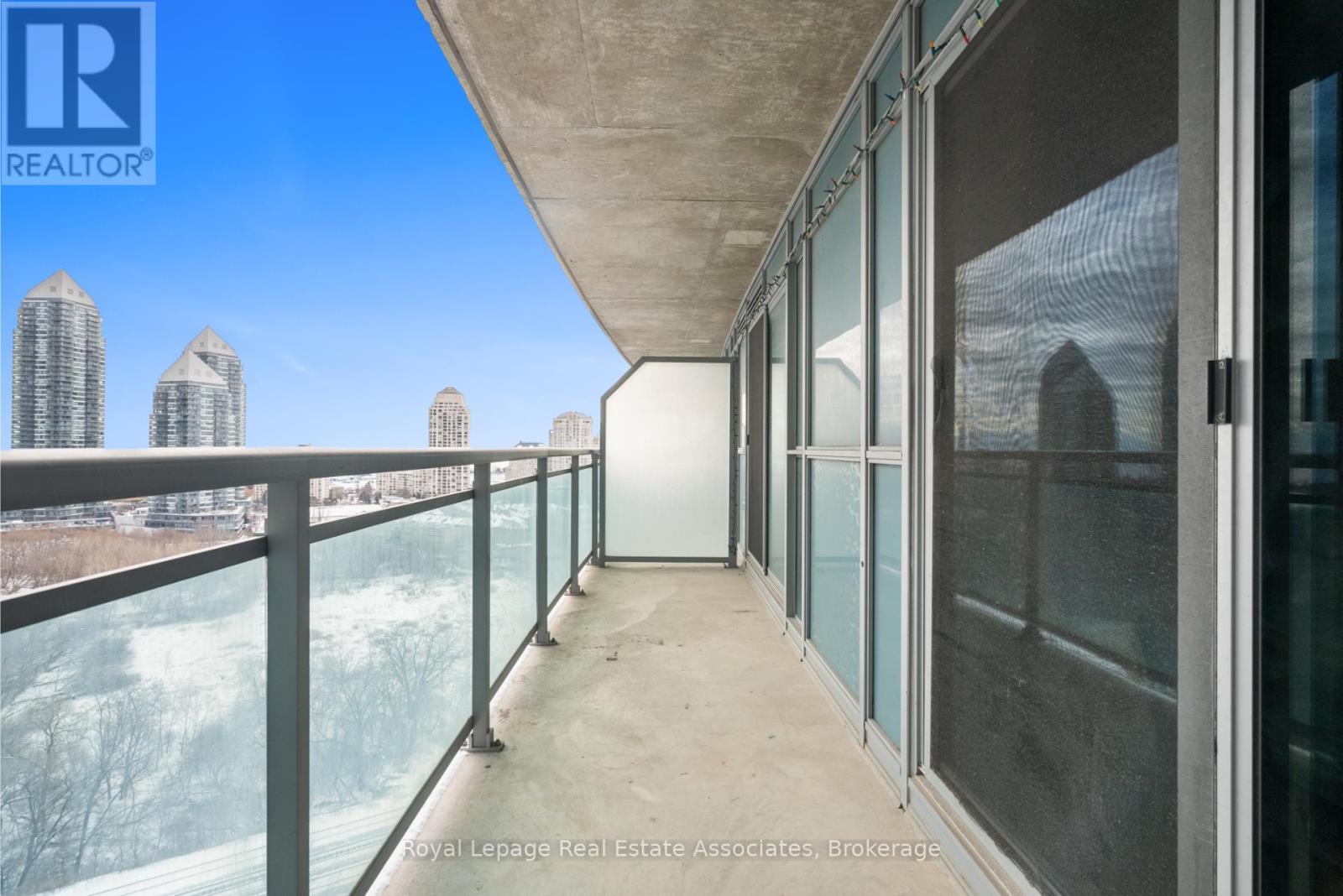 1601 - 155 Legion Road N, Toronto, Ontario  M8Y 0A7 - Photo 15 - W12558986