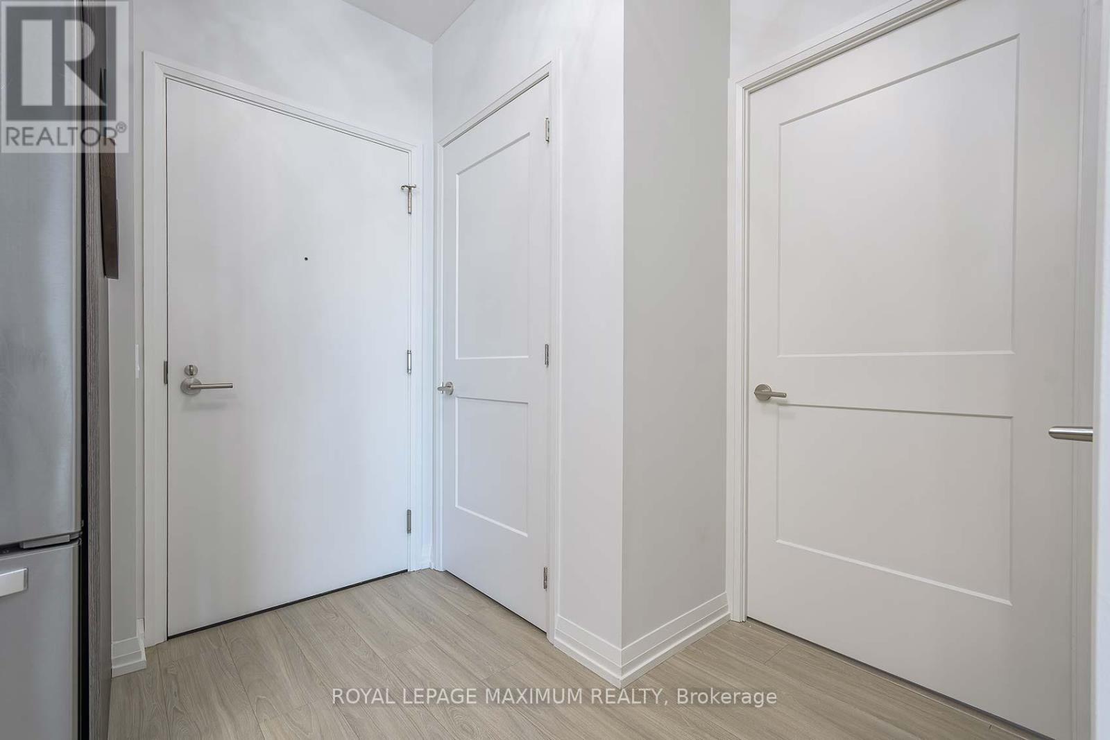 1018 - 50 Dunfield Avenue, Toronto, Ontario  M4S 3A4 - Photo 6 - C12558136