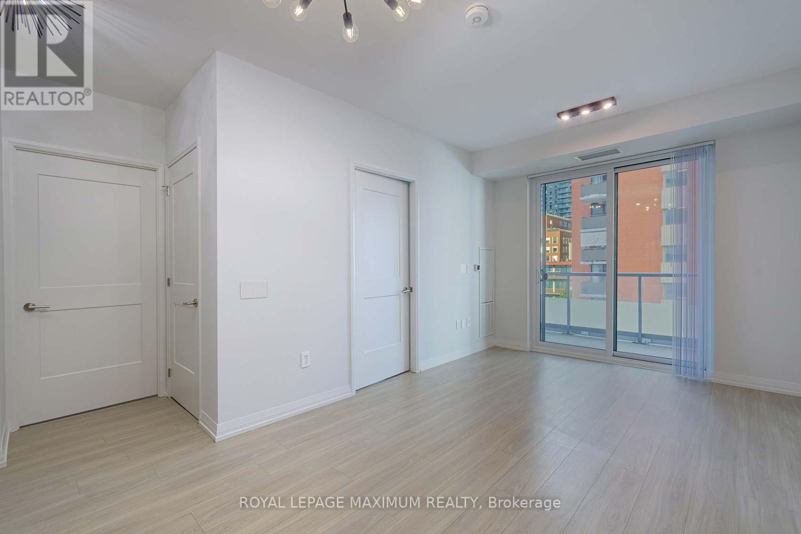 1018 - 50 Dunfield Avenue, Toronto, Ontario  M4S 3A4 - Photo 7 - C12558136