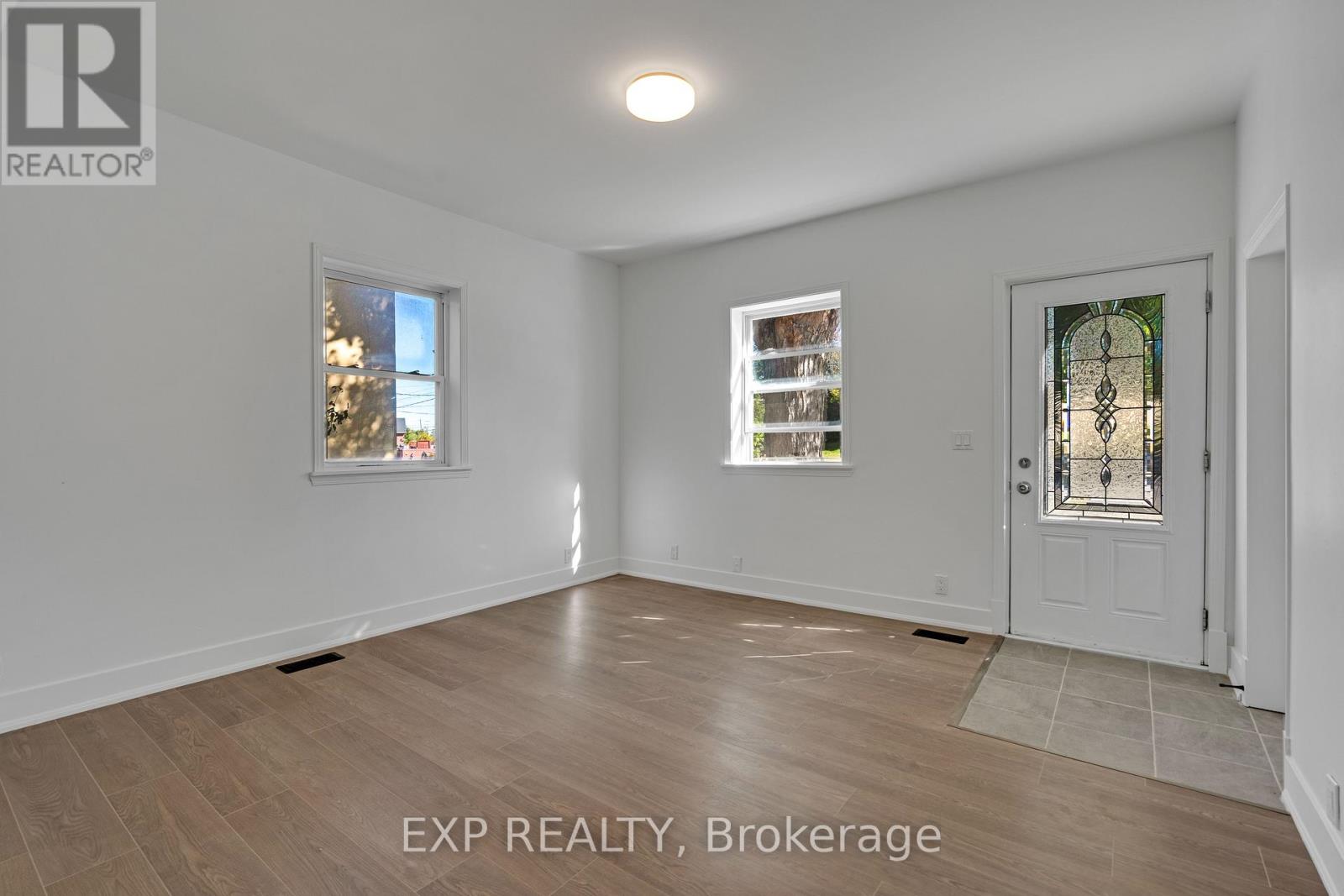 269 Moffat Street, Orillia, Ontario  L3V 4E9 - Photo 4 - S12481971