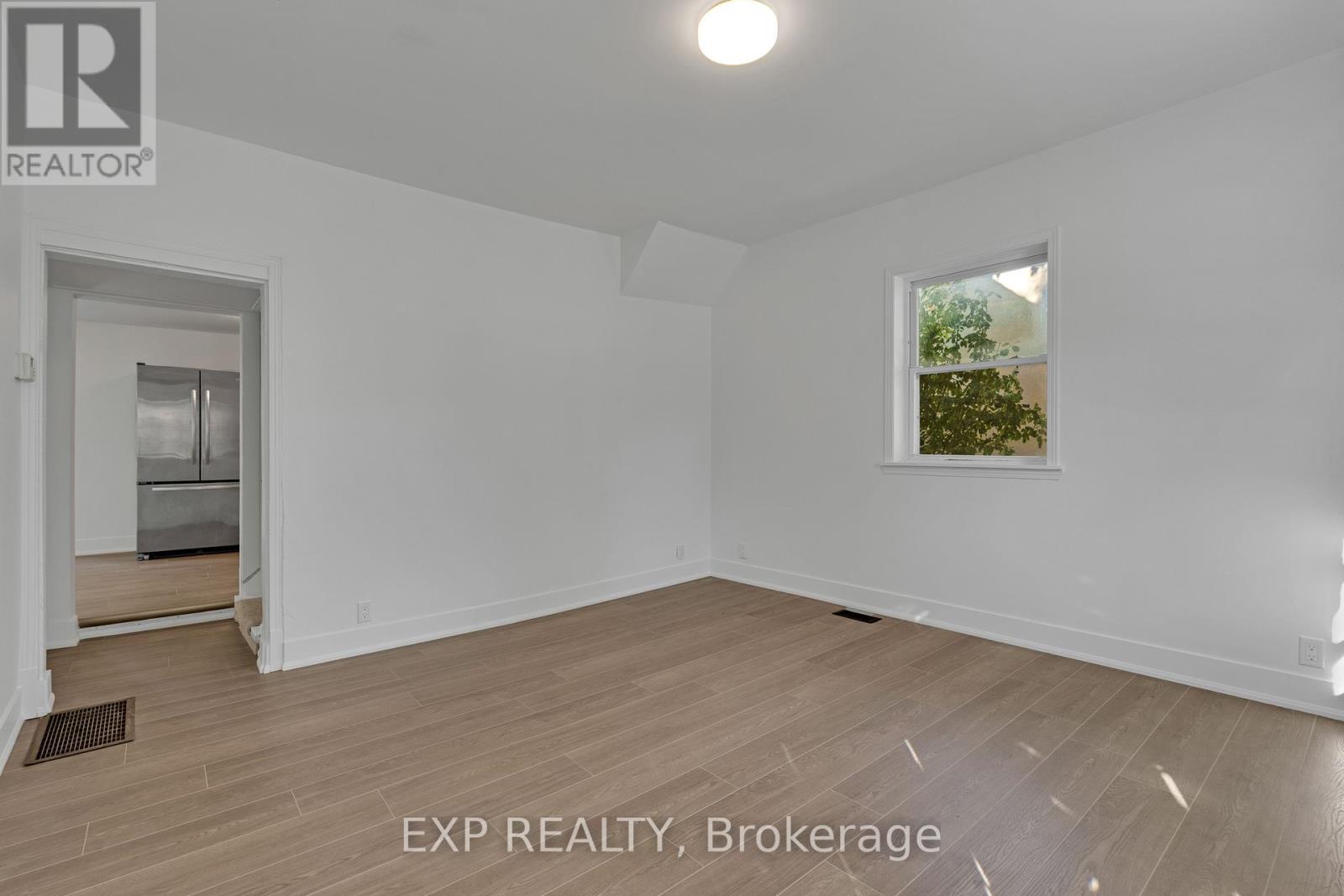 269 Moffat Street, Orillia, Ontario  L3V 4E9 - Photo 6 - S12481971