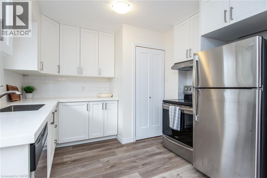 63 Ellis Crescent S, Waterloo, Ontario N2J 2B5 - Photo 17 - 40785631