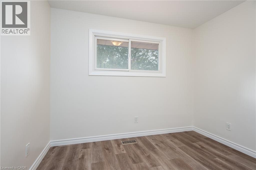 63 Ellis Crescent S, Waterloo, Ontario N2J 2B5 - Photo 32 - 40785631