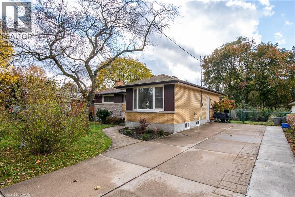 63 Ellis Crescent S, Waterloo, Ontario N2J 2B5 - Photo 2 - 40785631