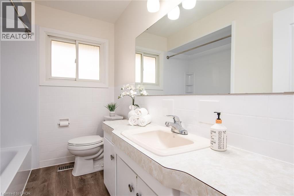 63 Ellis Crescent S, Waterloo, Ontario N2J 2B5 - Photo 26 - 40785631