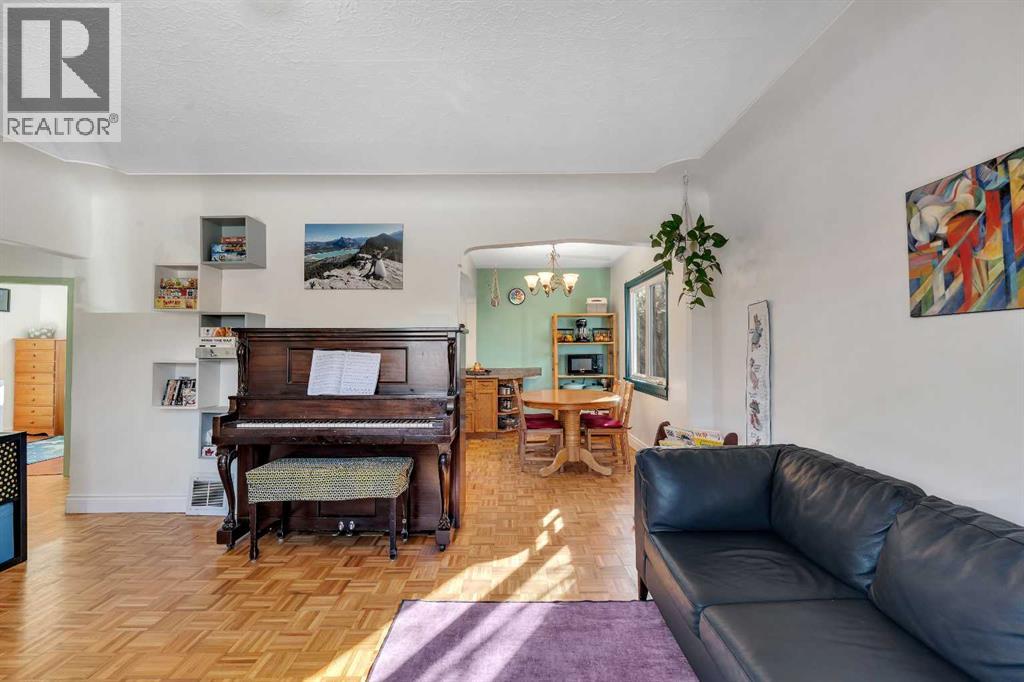 129 18 Avenue Nw, Calgary, Alberta  T2M 0S9 - Photo 9 - A2267878