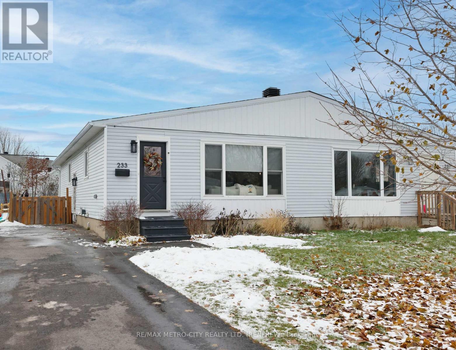 233 AIRTH BOULEVARD W, Renfrew, Ontario