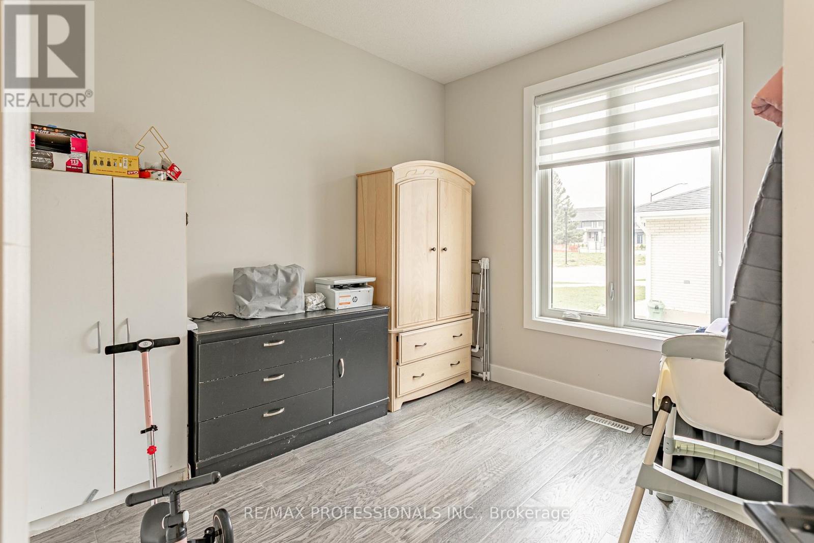 3328 Oriole Drive, London South, Ontario  N6M 0K1 - Photo 12 - X12558920