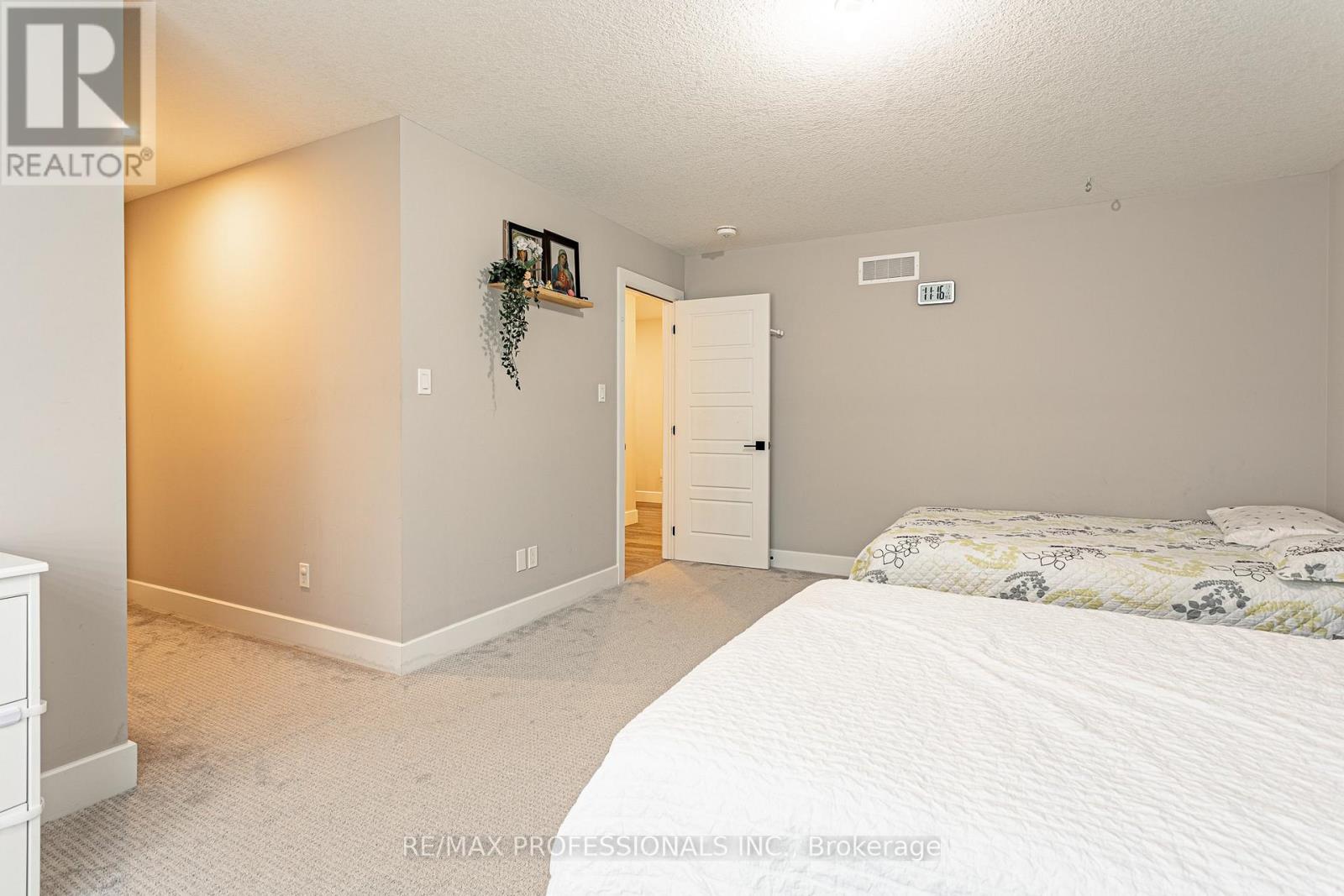 3328 Oriole Drive, London South, Ontario  N6M 0K1 - Photo 23 - X12558920